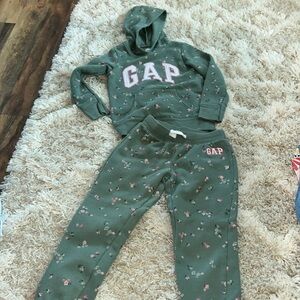 Gap sweat suit